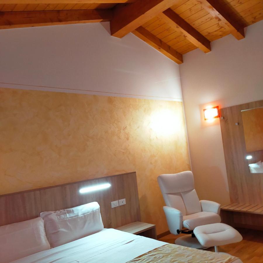 Al Cavaliere Villa Pordenone Luaran gambar